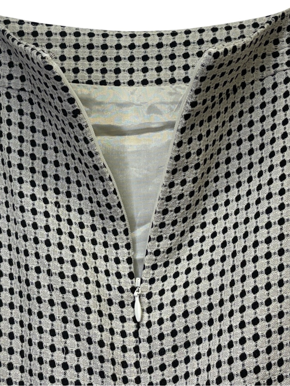 Ann‎ Taylor LOFT Black Cream Micro Dot Grid Flounce Skirt Classic A-Line Size 2P - Picture 4 of 10